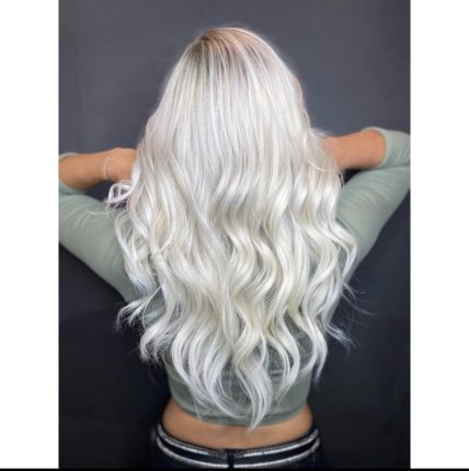 icy blonde with long hair photo Instagram STALTER Coiffeur
