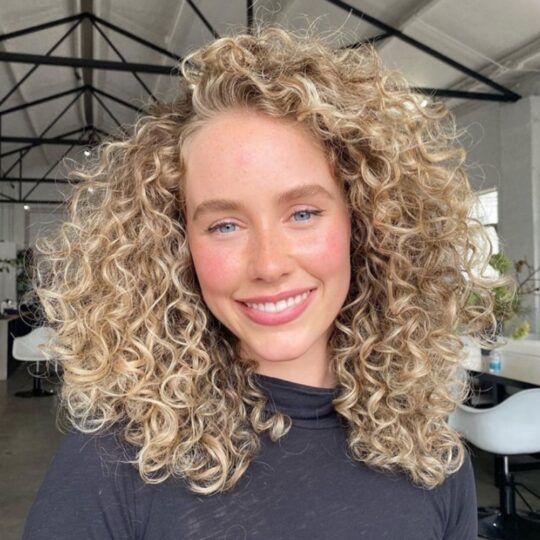 produits cocktail pour cheveux bouclé